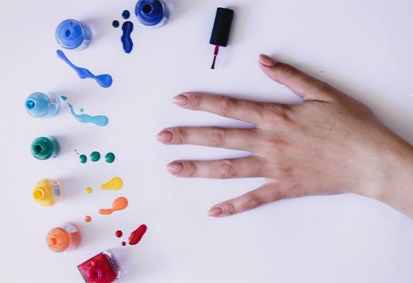 How to Choose the Perfect Nail Polish Colour for your skin tone